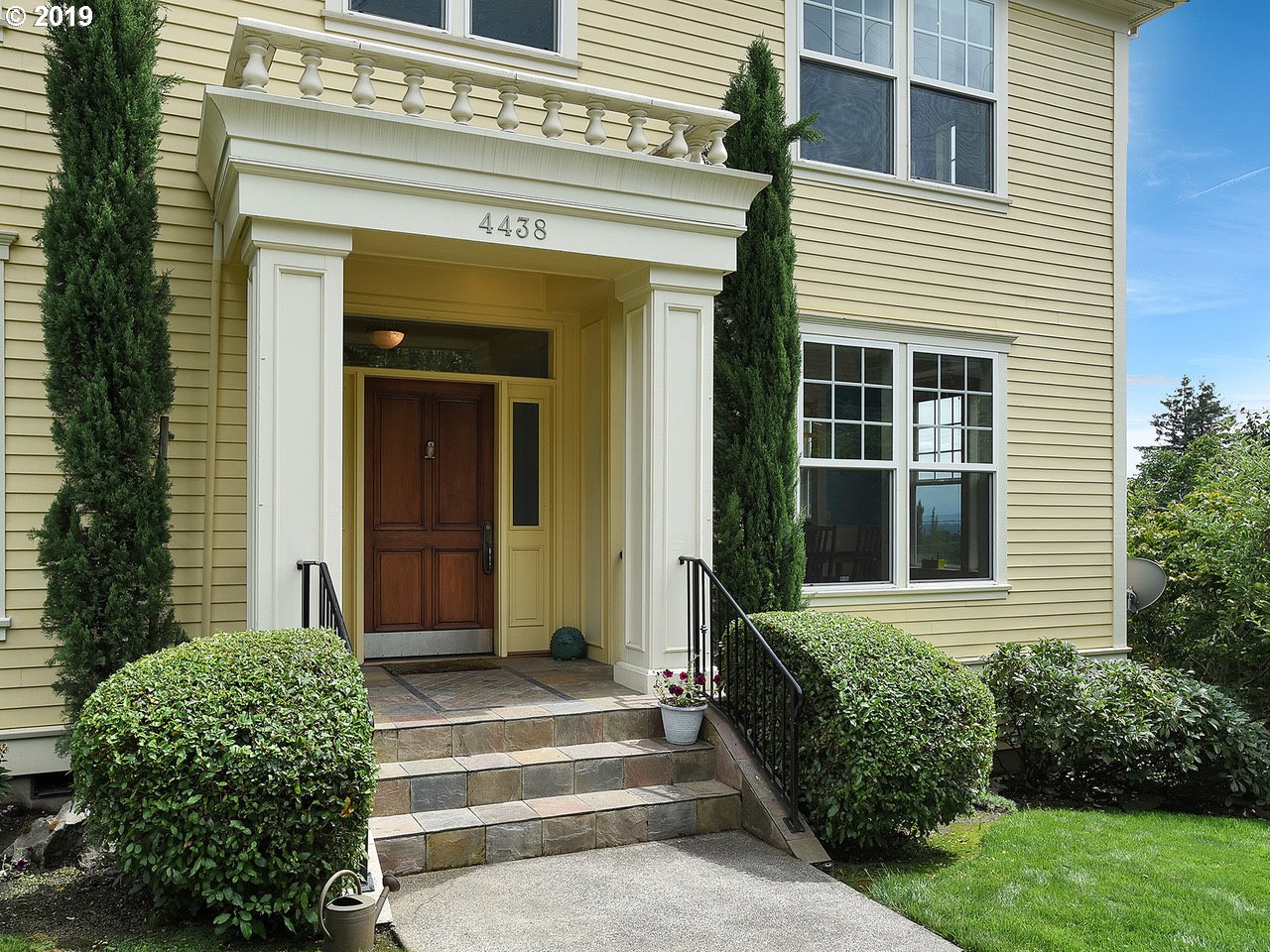 4438 Southwest Hamilton Terrace Portland, OR 97239 - Photo 3 of 31 Gallery Image 3