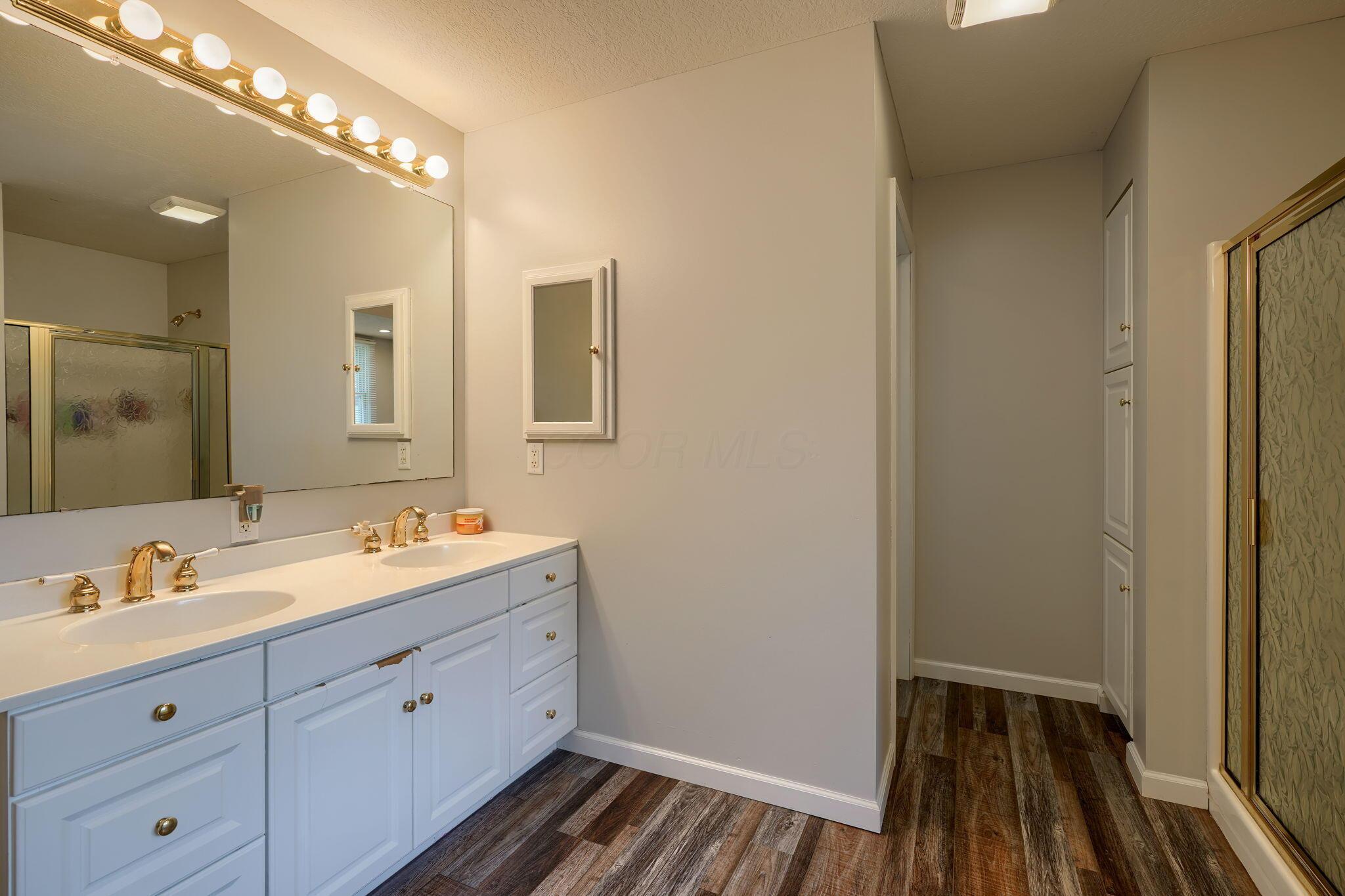 7474 Groveport Road Groveport, OH 43125 - Photo 43 of 70 Oversized vanity