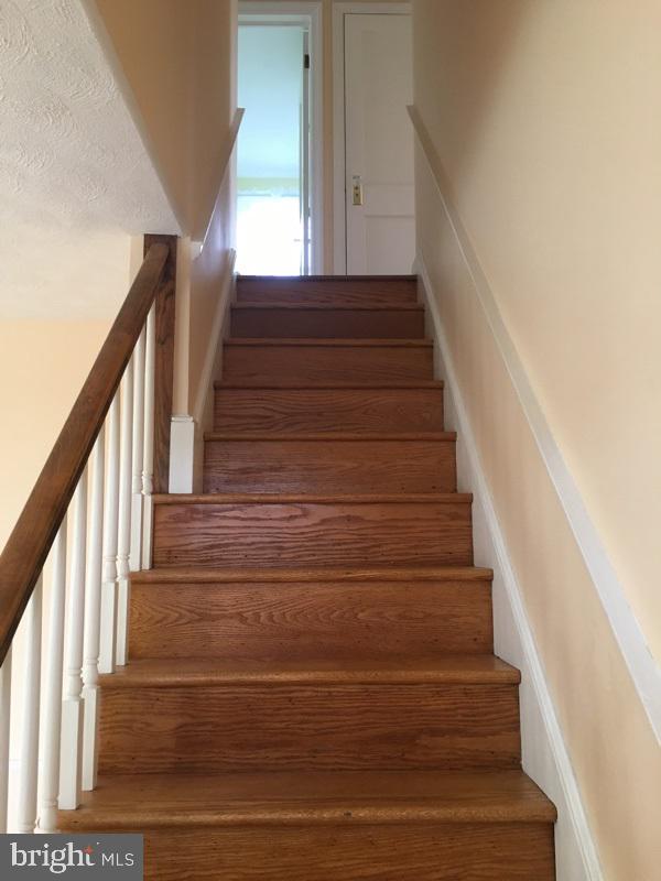 758 Grandview Road York, PA 17403 - Photo 3 of 25 Gallery Image 3