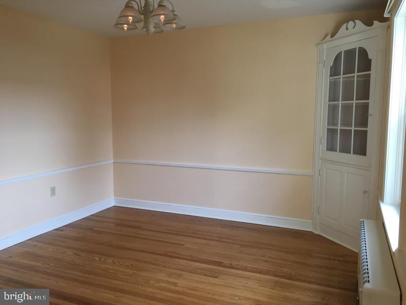 758 Grandview Road York, PA 17403 - Photo 4 of 25 Gallery Image 4