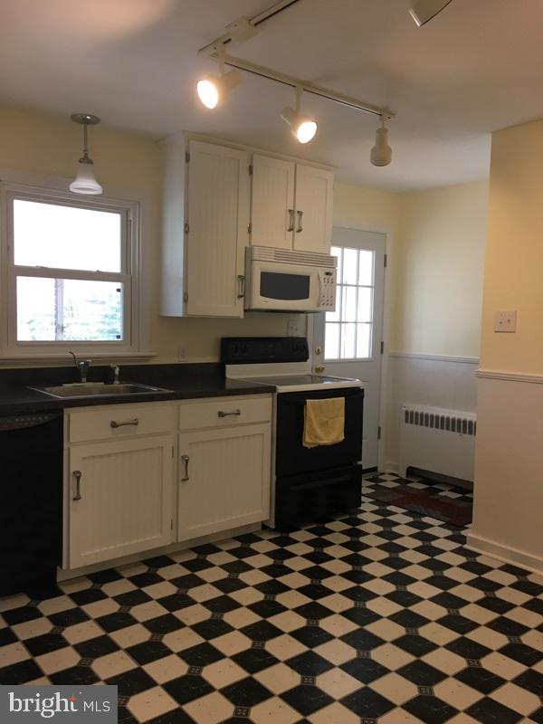 758 Grandview Road York, PA 17403 - Photo 7 of 25 Gallery Image 7