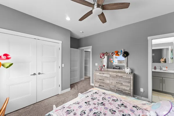 $514,000 | 3717 North Birchwood Avenue, Davenport, IA 52806