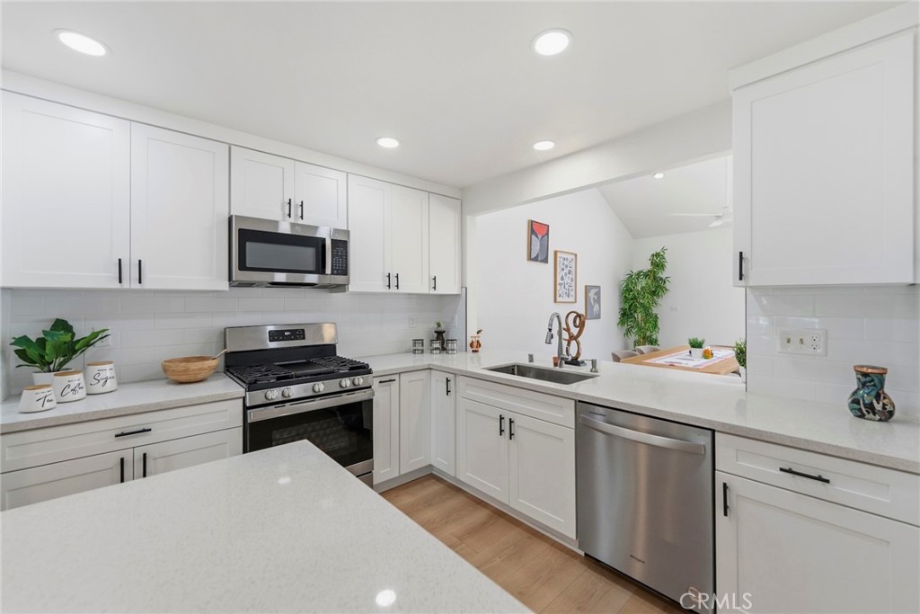 7 Boone Irvine, CA 92620 - Photo 6 of 32