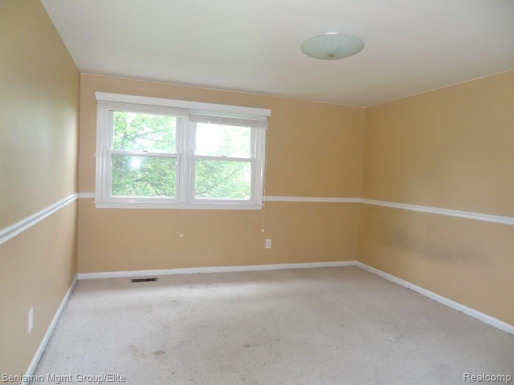 3829 Terrybrook Road West Bloomfield, MI 48322 - Photo 11 of 13 BED4.jpg