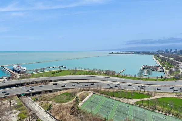 $470,000 | 400 East Randolph Street, Unit 2307, Chicago, IL 60601