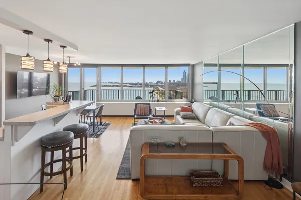 $470,000 | 400 East Randolph Street, Unit 2307, Chicago, IL 60601