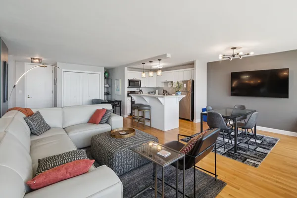 $470,000 | 400 East Randolph Street, Unit 2307, Chicago, IL 60601