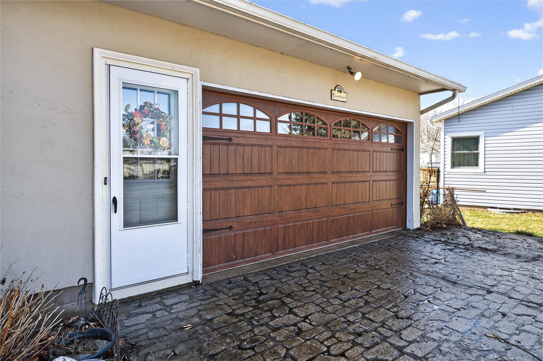 9 Cold Spring Circle Gates, NY 14624 - Photo 3 of 47