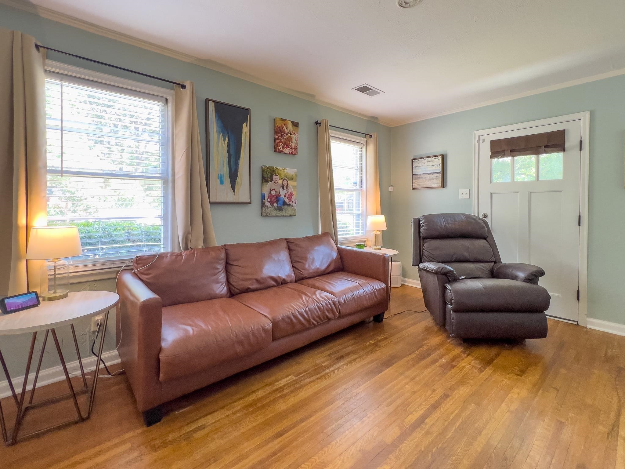 4550 Verne Road Memphis, TN 38117 - Photo 5 of 30 a living room with furniture and a window