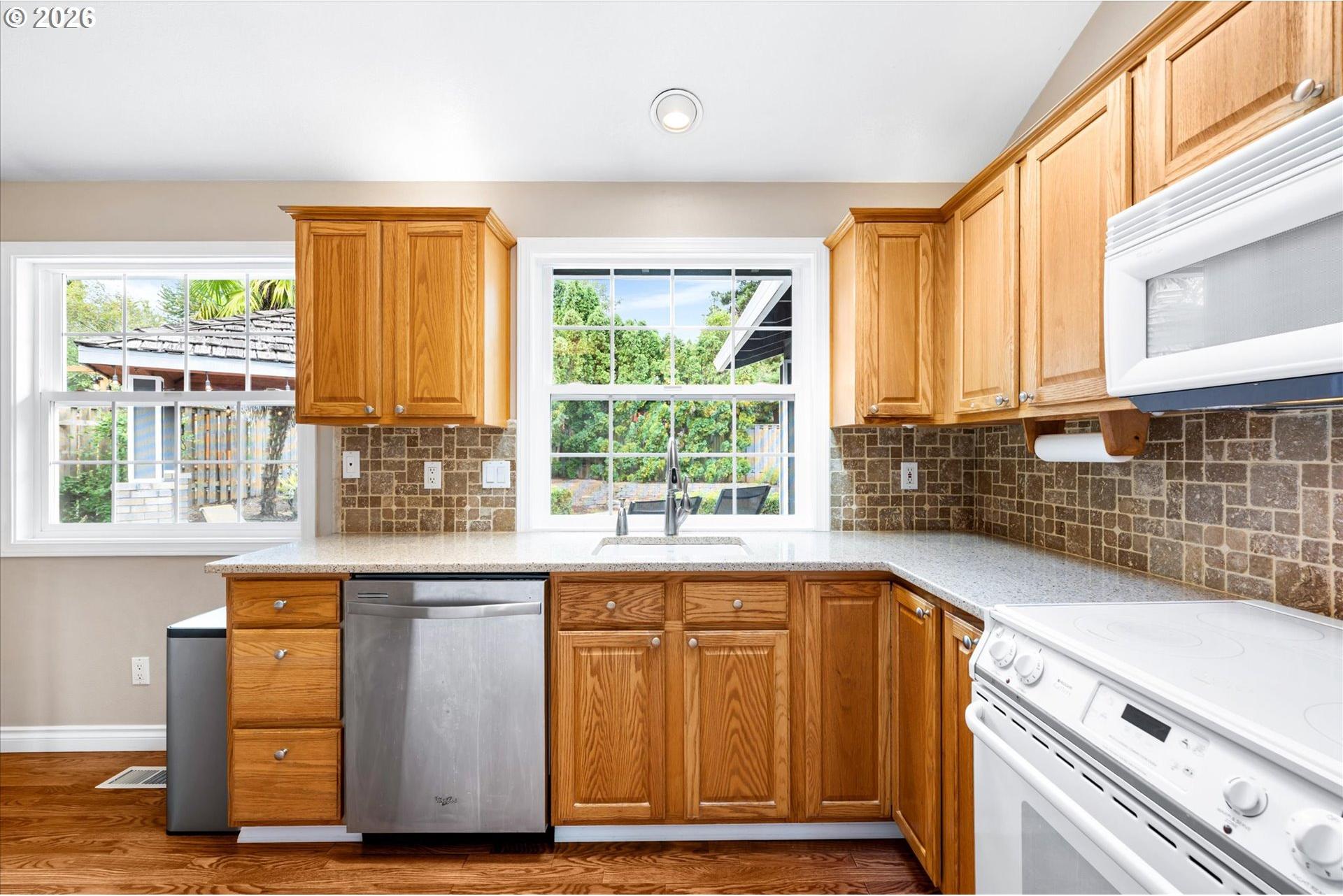 13415 Southwest Barlow Road Beaverton, OR 97008 - Photo 12 of 48 Kitchen/Outside