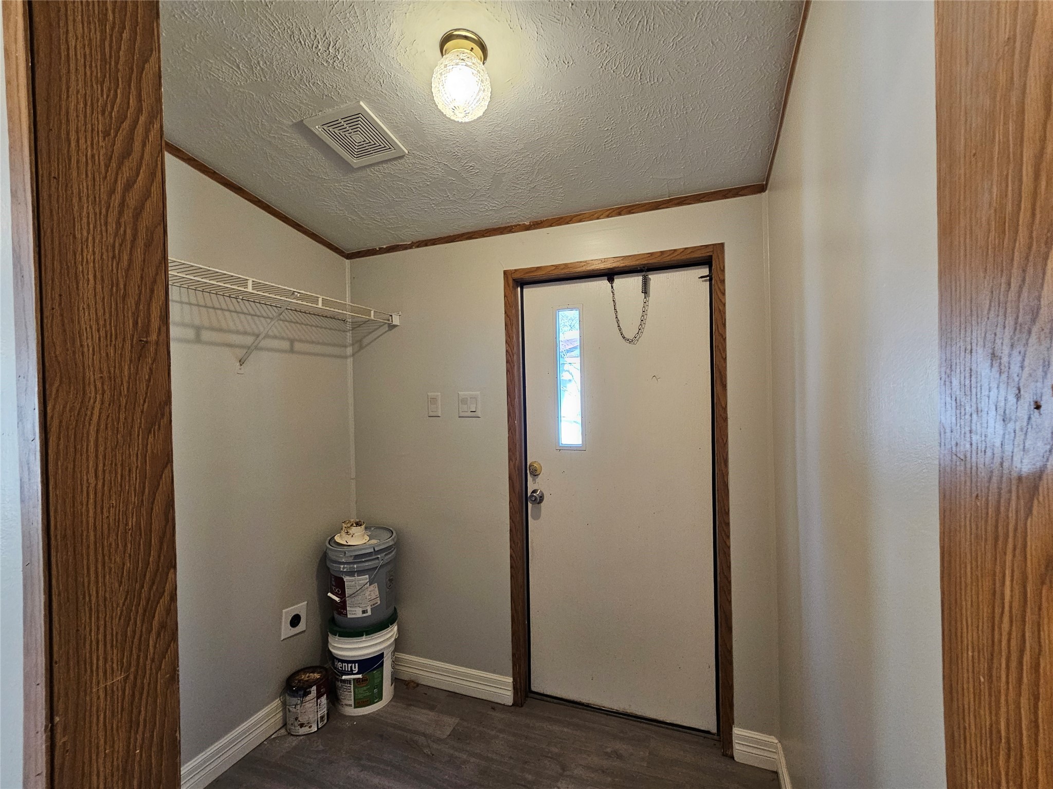 14225 East Ravine Run Willis, TX 77318 - Photo 25 of 27 a view of a elevator and an empty room