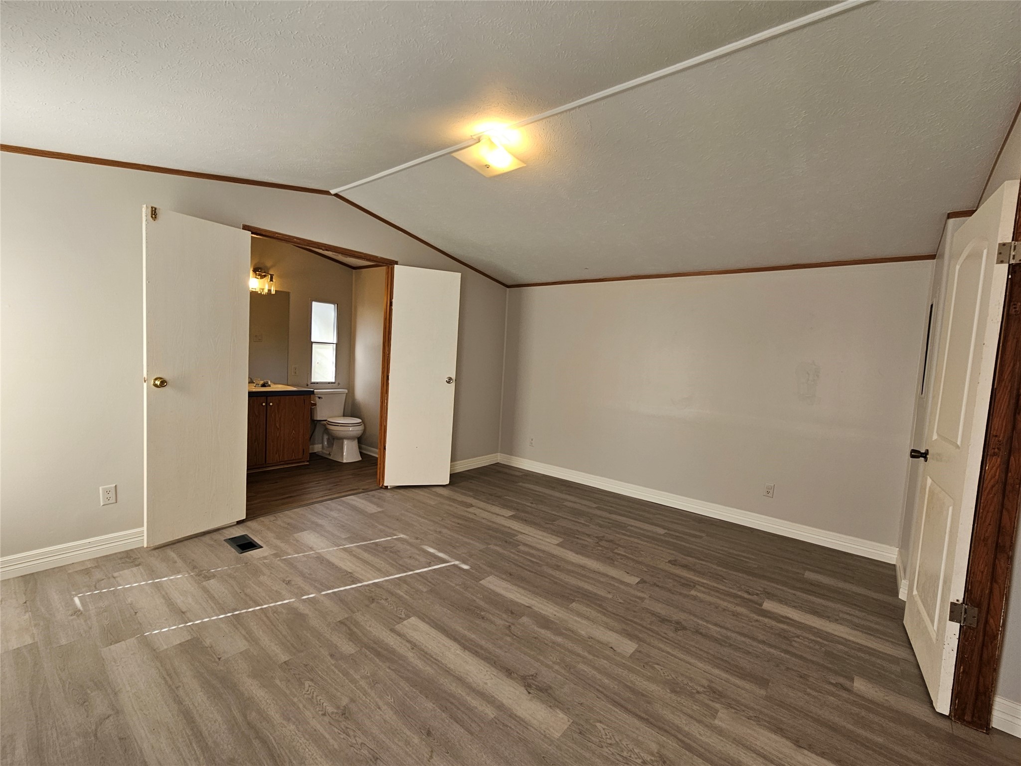 14225 East Ravine Run Willis, TX 77318 - Photo 10 of 27 a view of an empty room