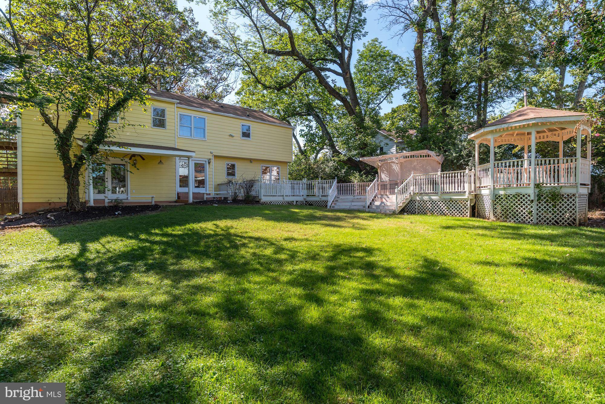 9825 Old Georgetown Road Bethesda, MD 20814 - Photo 3 of 27 Exterior (Rear)