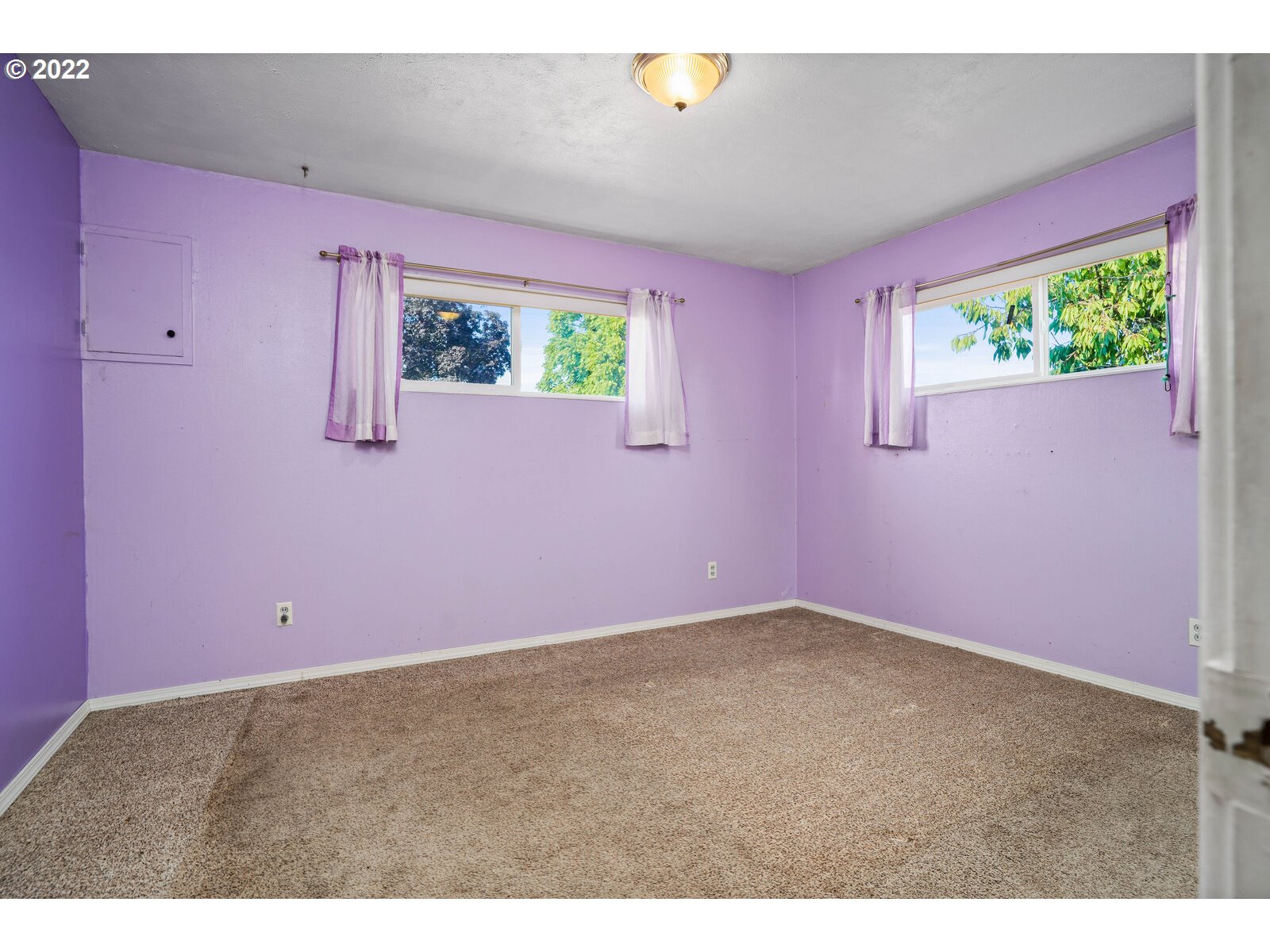 1779 Carroll Street Lebanon, OR 97355 - Photo 16 of 27 an empty room with a window