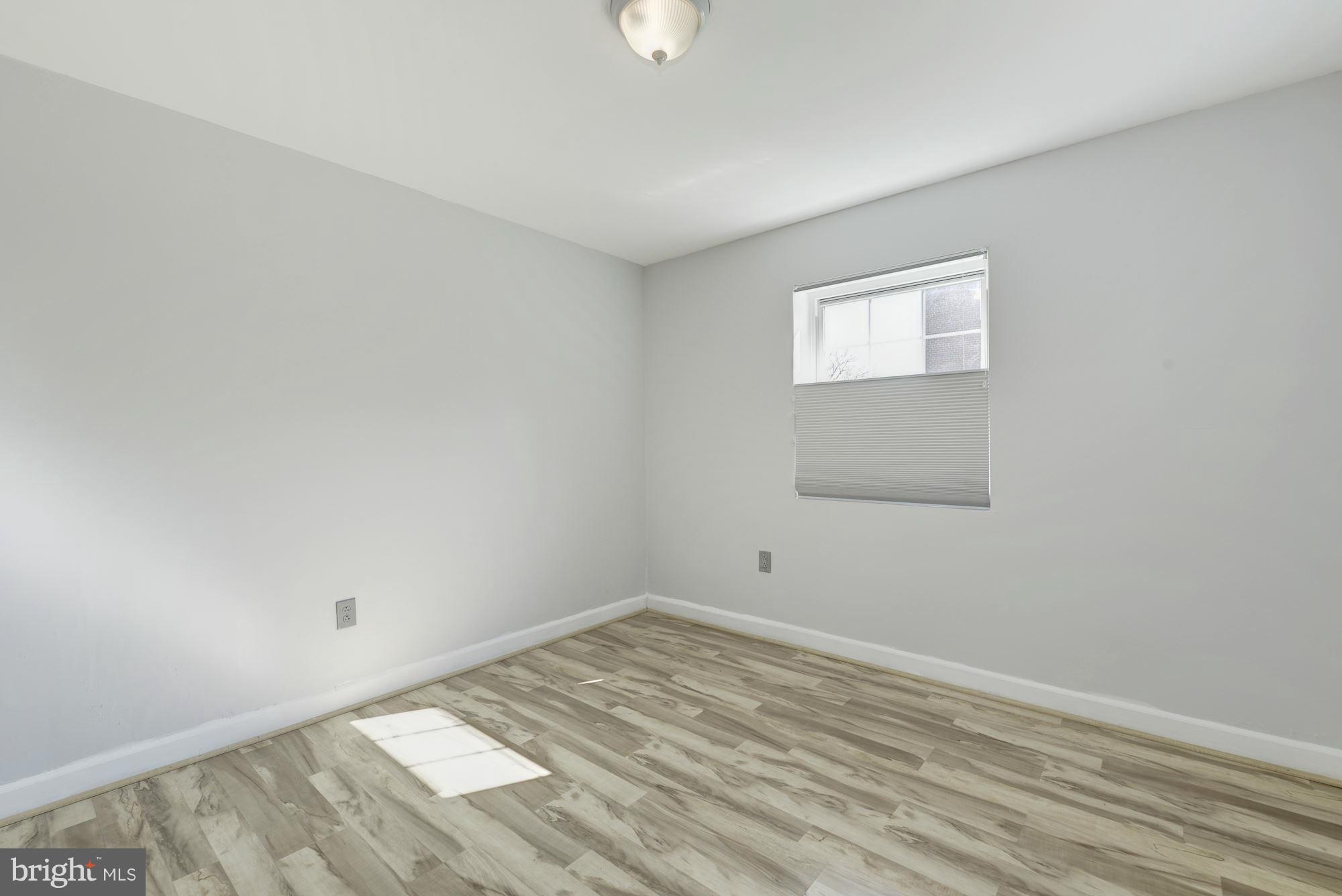 5320 8th Road South, Unit 3 Arlington, VA 22204 - Photo 5 of 18 Living Room