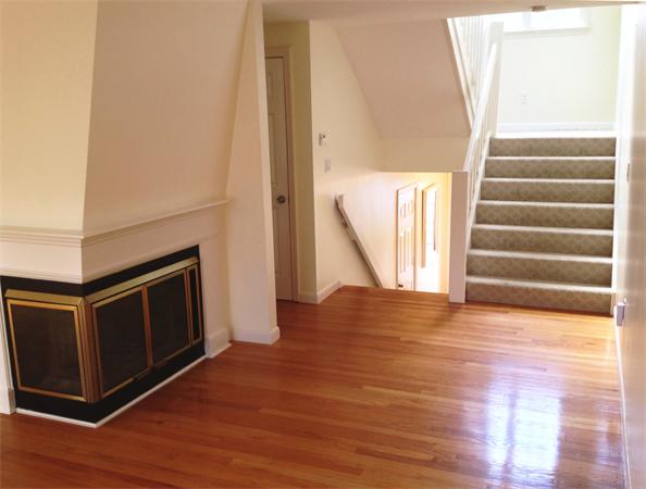 112 B Ridgefield Circle, Unit B Clinton, MA 01510 - Photo 4 of 24 Gallery Image 4
