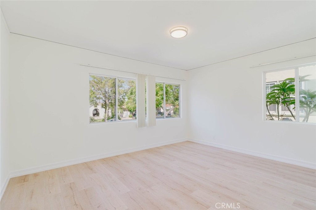 2007 West Kenneth Road Glendale, CA 91201 - Photo 18 of 38