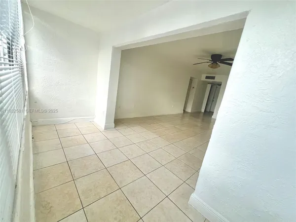 a view of a utility room