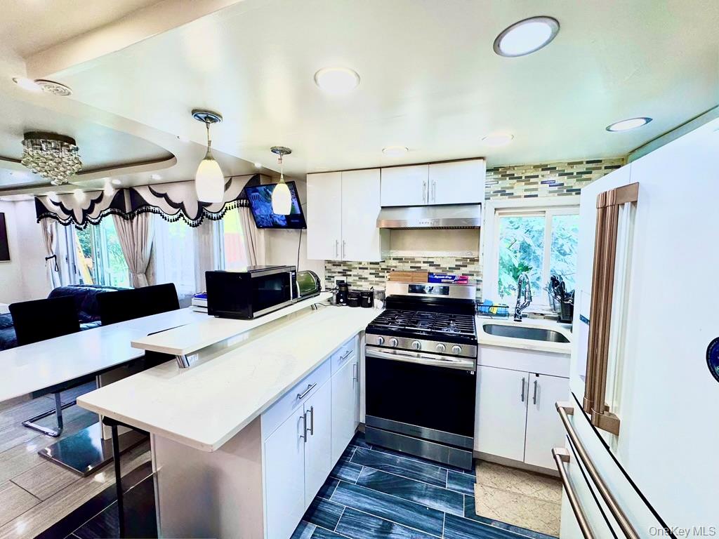 62 Walnut Road Inwood, NY 11096 - Photo 26 of 31