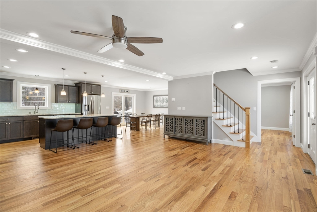 162 Cabot Road Westfield, MA 01085 - Photo 5 of 38