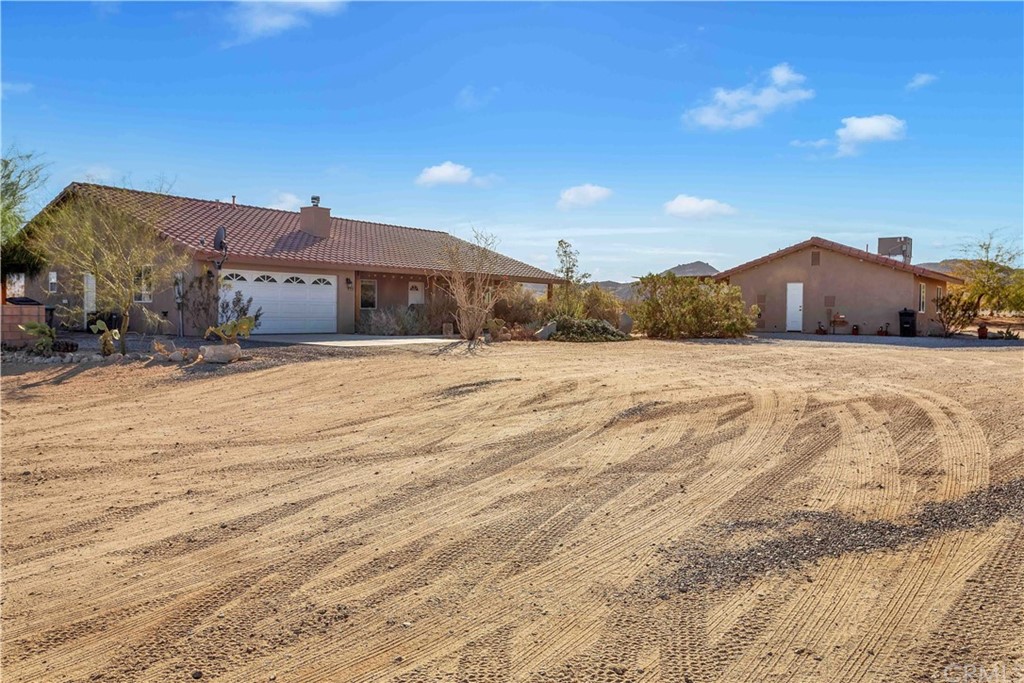 62401 Sunflower Road Joshua Tree, CA 92252 - Photo 3 of 75