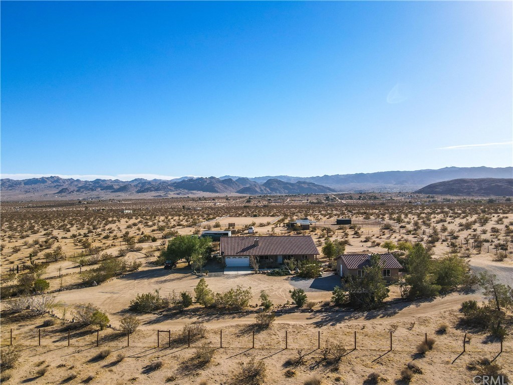 62401 Sunflower Road Joshua Tree, CA 92252 - Photo 66 of 75 a view of city and ocean