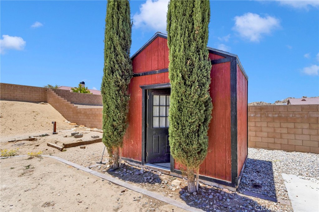 17877 Cabazon Road Apple Valley, CA 92307 - Photo 37 of 41