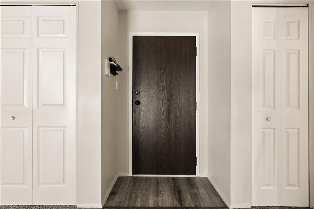 551 Sloop Road, Unit 67 Pittsburgh, PA 15237 - Photo 6 of 39 Great foyer with LVP flooring