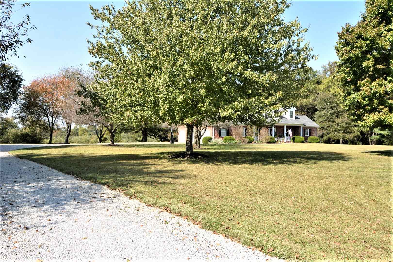 2033 South Center Road Boonville, IN 47601 - Photo 3 of 36 Gallery Image 3