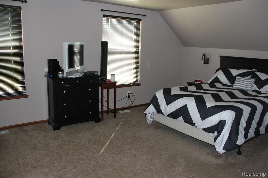 503 Glenwyth Road Brighton, MI 48116 - Photo 9 of 20 IMG_8009.JPG