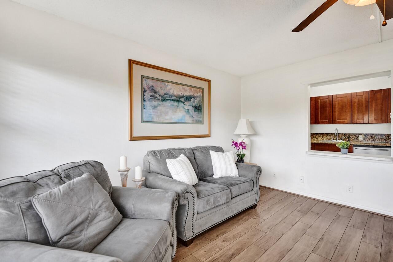 189 Brighton East Boca Raton, FL 33434 - Photo 11 of 32 189 Brighton E - 12