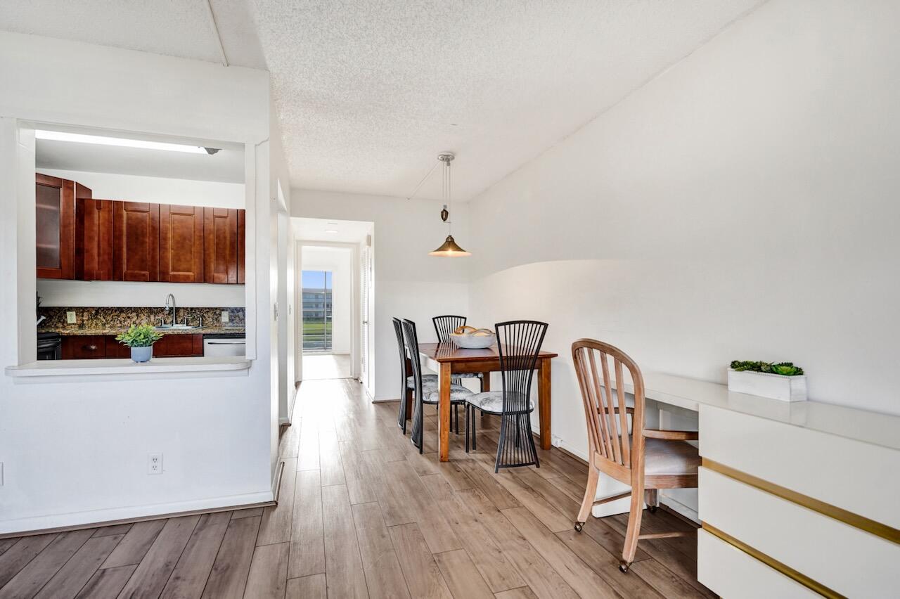 189 Brighton East Boca Raton, FL 33434 - Photo 13 of 32 189 Brighton E - 13