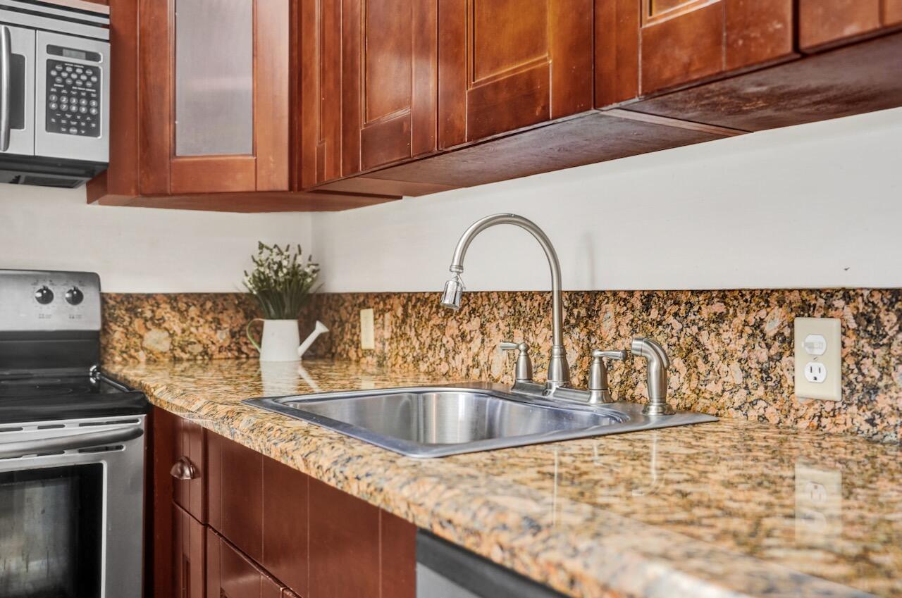 189 Brighton East Boca Raton, FL 33434 - Photo 20 of 32 189 Brighton E - 18