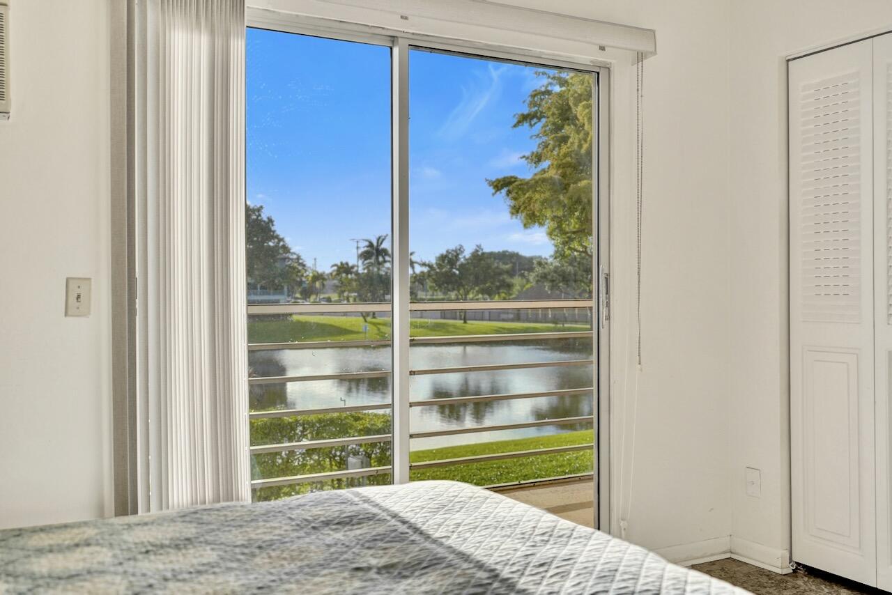 189 Brighton East Boca Raton, FL 33434 - Photo 27 of 32 189 Brighton E - 28