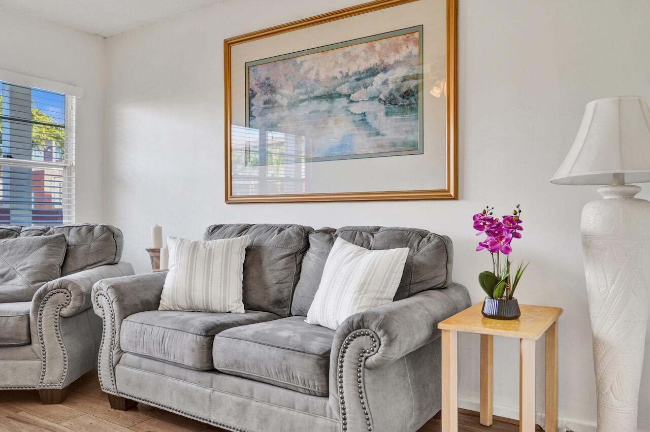 189 Brighton East Boca Raton, FL 33434 - Photo 9 of 32 189 Brighton E - 10