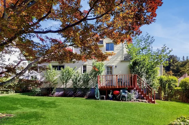 a picture of a bench in a white building
