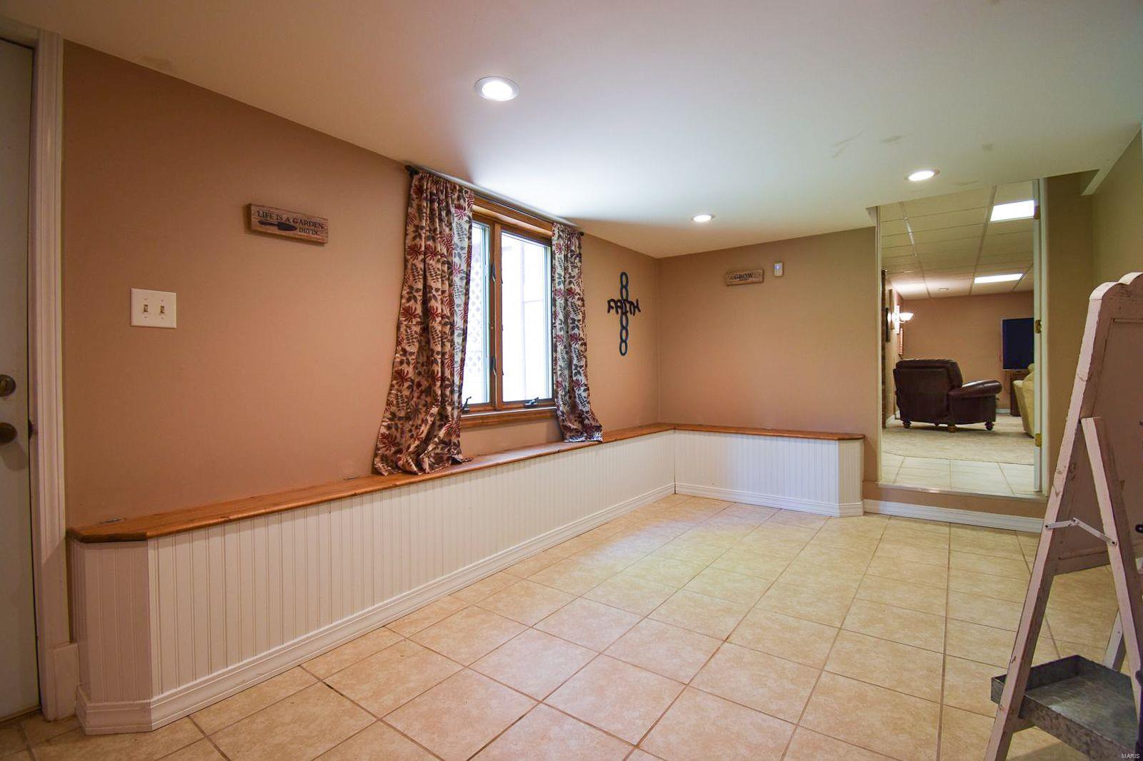 17710 Vfw Road Staunton, IL 62088 - Photo 34 of 45 Gallery Image 34