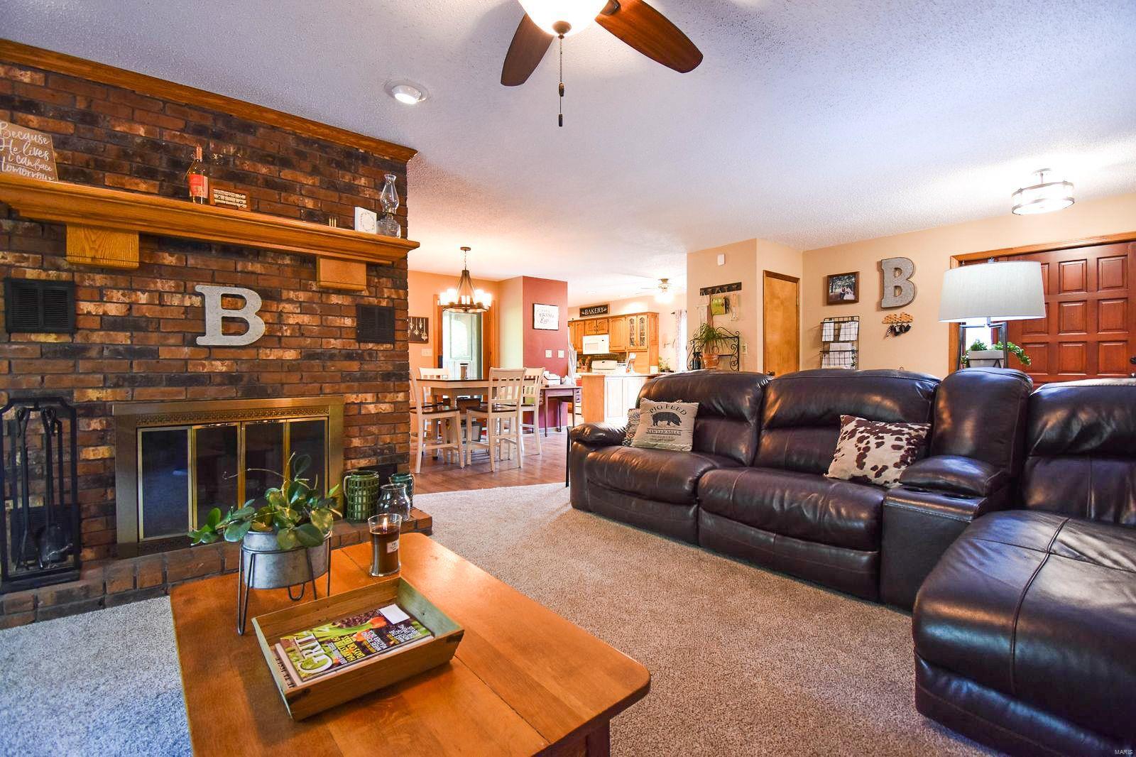 17710 Vfw Road Staunton, IL 62088 - Photo 6 of 45 Gallery Image 6