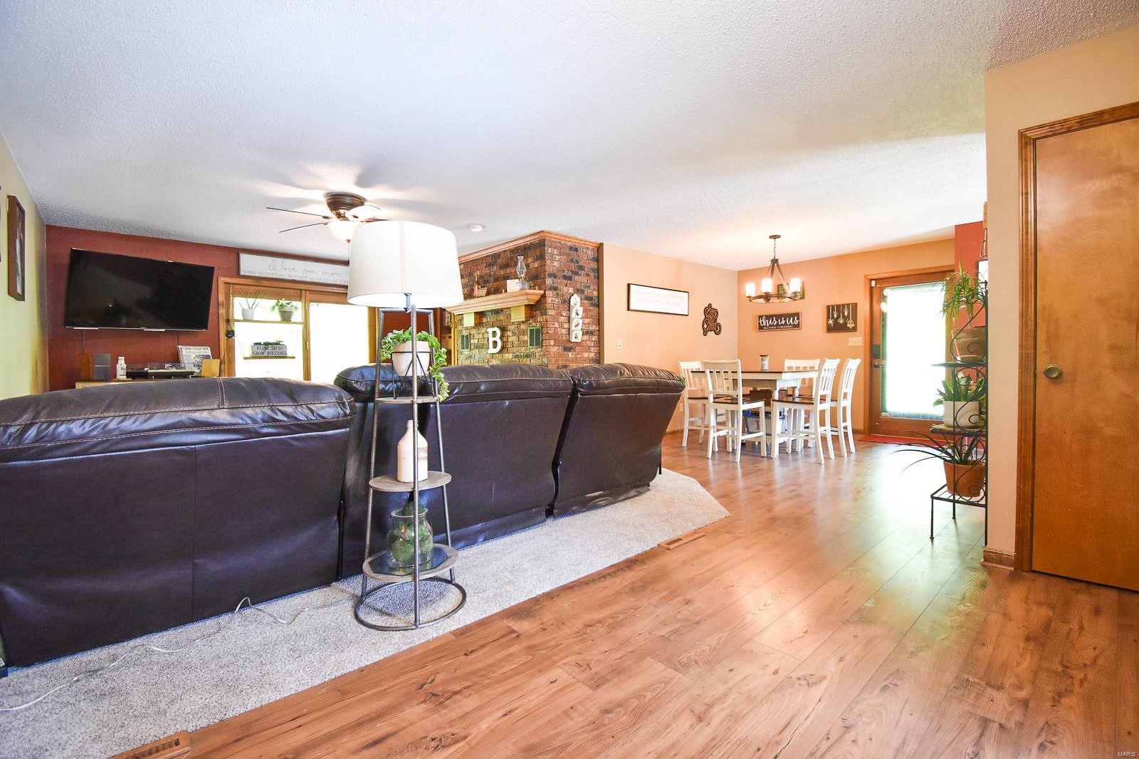 17710 Vfw Road Staunton, IL 62088 - Photo 7 of 45 Gallery Image 7
