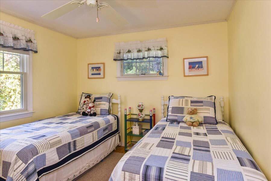 529 Santuit Road Cotuit, MA 02635 - Photo 16 of 33 20211107031122094734000000-o