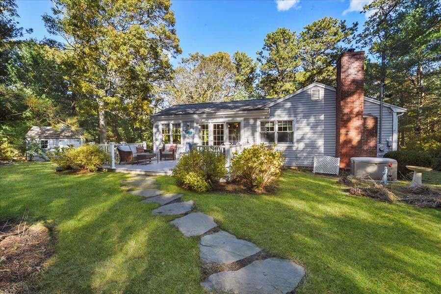 529 Santuit Road Cotuit, MA 02635 - Photo 4 of 33 20211107031203976072000000-o