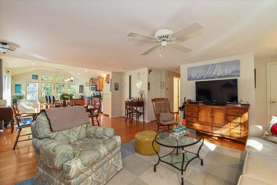 529 Santuit Road Cotuit, MA 02635 - Photo 7 of 33 20211107031114306117000000-o