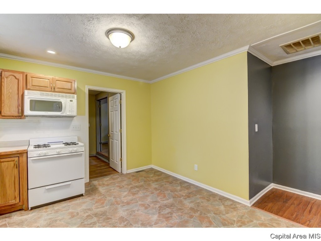 2000 East Converse Street Springfield, IL 62702 - Photo 8 of 34