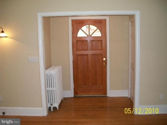 5905 Forest Road Cheverly, MD 20785 - Photo 2 of 11 Entrance / Foyer