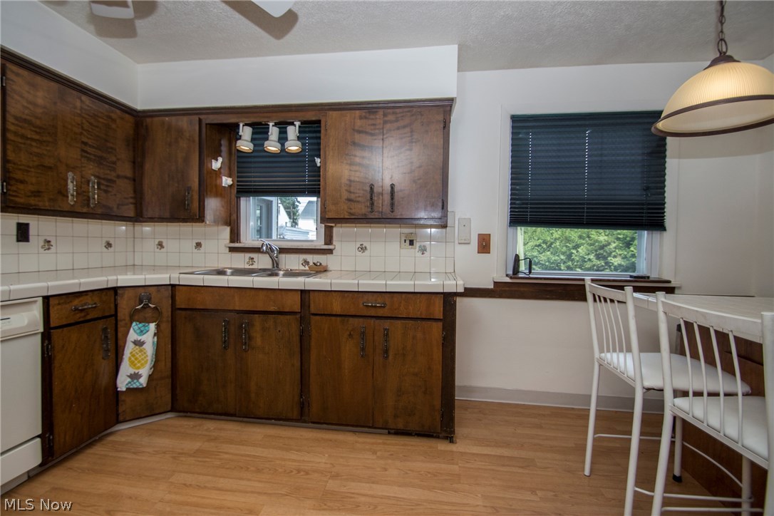 3853 Northwood Road Cleveland, OH 44118 - Photo 8 of 25 Gallery Image 8