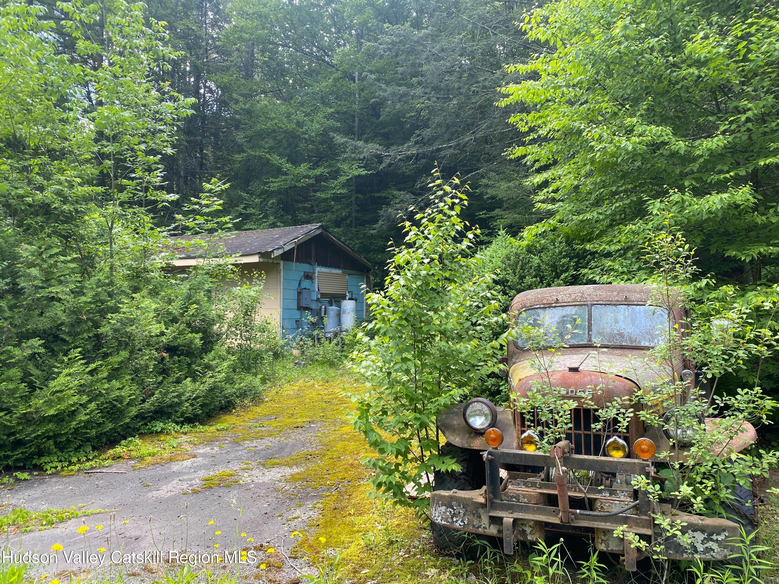 121 Fox Hollow Road Shandaken, NY 12480 - Photo 3 of 15 -