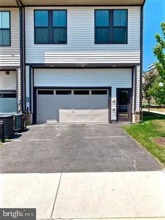 $3,900 | 23083 Cottonwillow Square, Brambleton, VA 20148