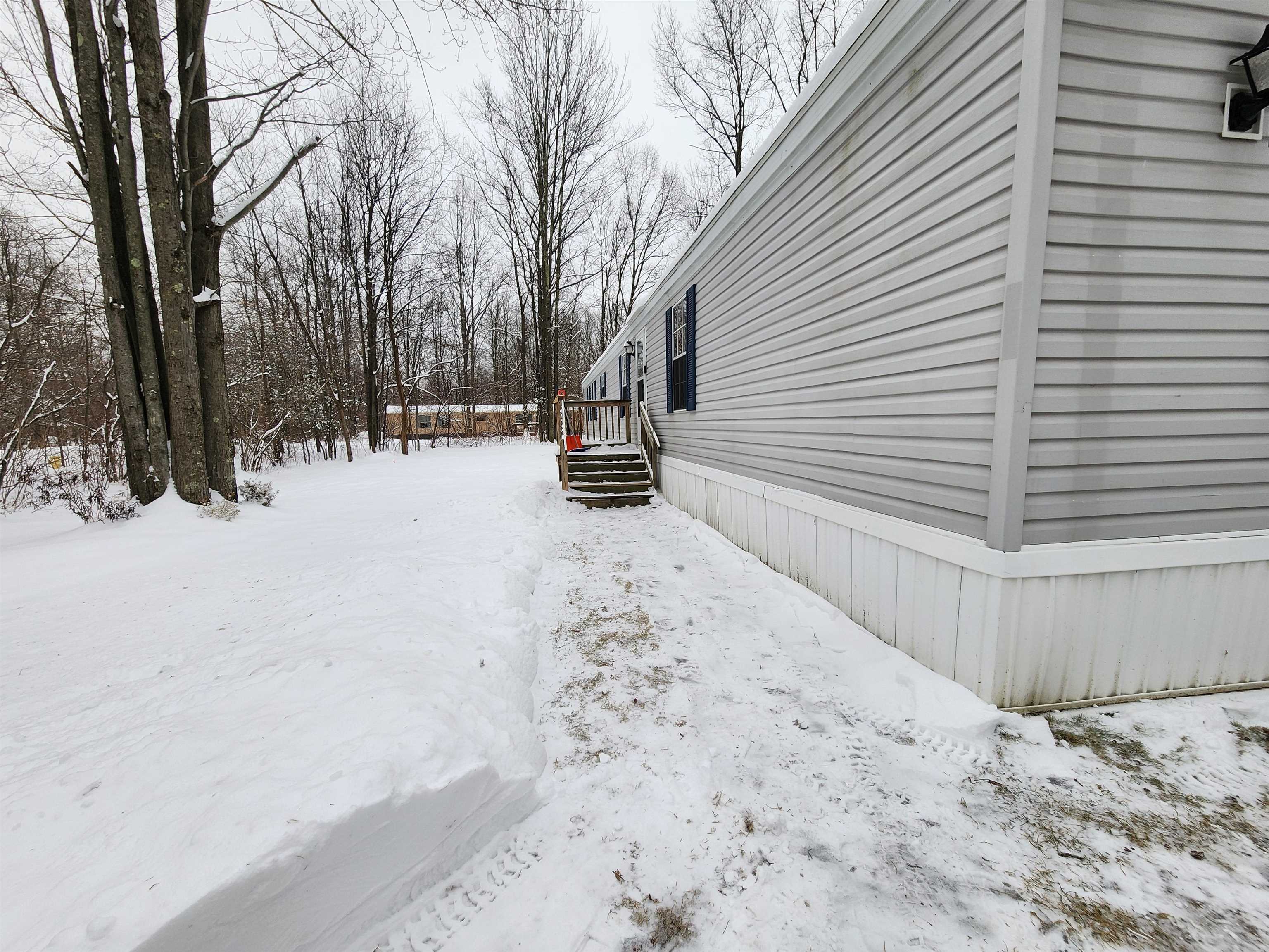 118 Wilmington Road Colchester, VT 05446 - Photo 2 of 17 Gallery Image 2