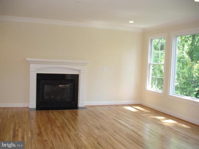 600 Old County Road Severna Park, MD 21146 - Photo 14 of 30 Family Room