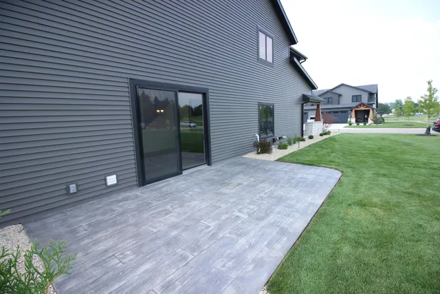 $549,900 | 367 Ridge View Drive, Milton, WI 53563